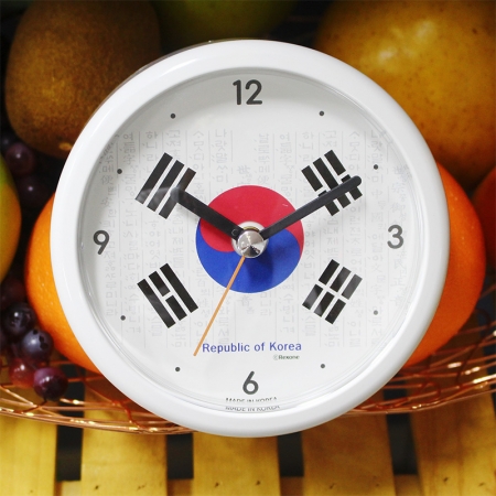 태극기 부착 시계 #3