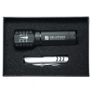 AQ 줌인 후레쉬 + 맥가이버 칼