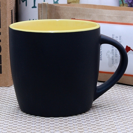 테라 무광 블랙인 옐로 매직 머그컵 #2