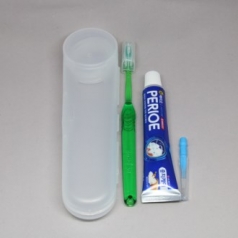 이중모 + 양치컵 케이스 + 치약 + 치간 칫솔