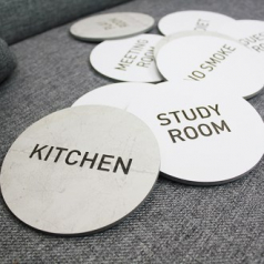 포레스코 원형 영문 한글 도어사인