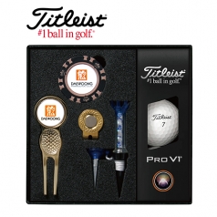 타이틀리스트 Pro V1 골프볼+칩볼마커+그린보수기 볼마커 (골드) + 자석티 세트