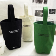 손목가방 미니 에코백 미니멀 피크닉 레터링 길쭉이백