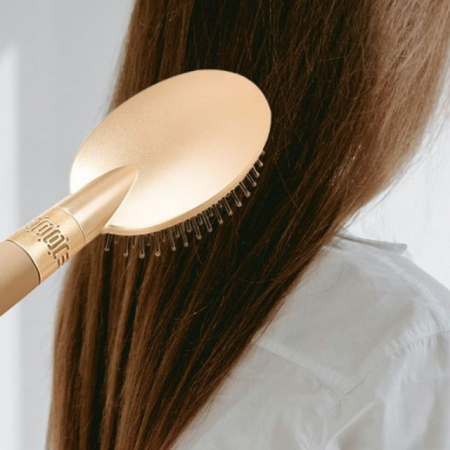 메탈릭 컬러가 돋보이는 마사지 헤어 브러쉬 #2