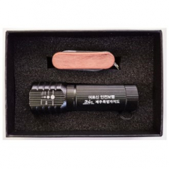 AQ 줌인후레쉬+우드맥가이버칼