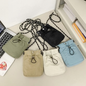 라이트 버킷 스트링 크로스